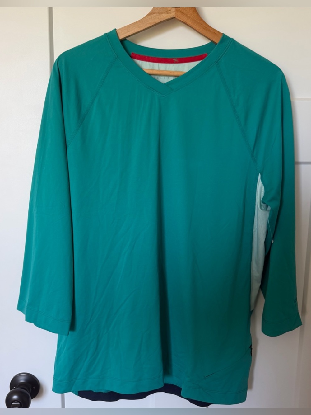 REI Men’s Cycling Shirt Medium VNeck Lightweight NWOT Outdoor Top